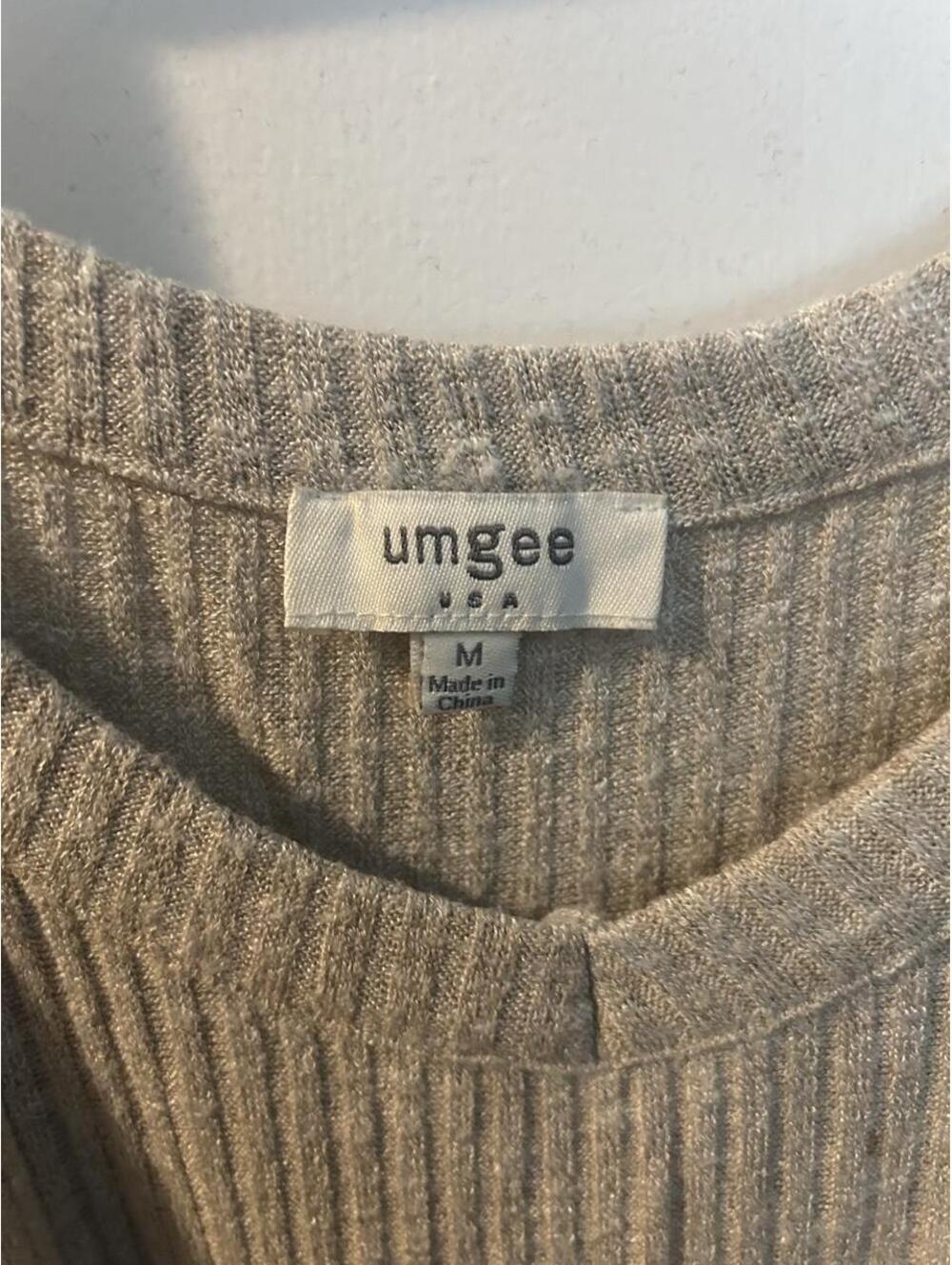 Umgee gray ribbed knit long sleeve dress with open shoulder, size M - Picture 4 of 7